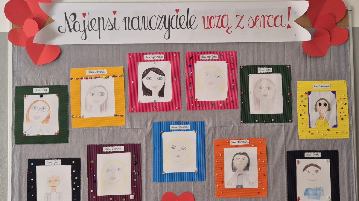 Gazetka szkolna przedstawiająca portrety nauczycieli namalowane przez dzieci