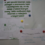 Uczniowie uczestniczą w zajęciach Wspólne kroki w Cyberświecie