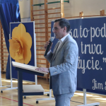 Zakończenie roku szkolnego uroczystość w hali sportowej
